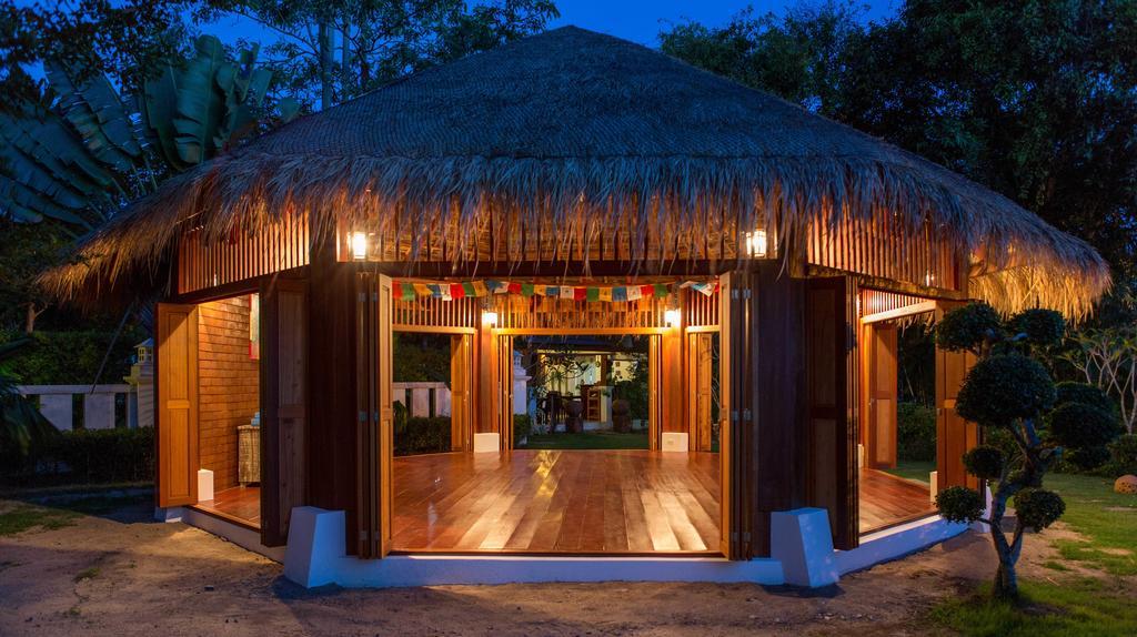 Easy Time Resort Laem Sai Beach Exterior photo