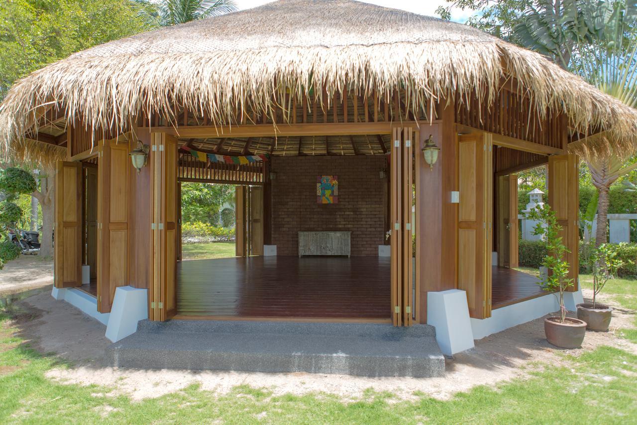 Easy Time Resort Laem Sai Beach Exterior photo