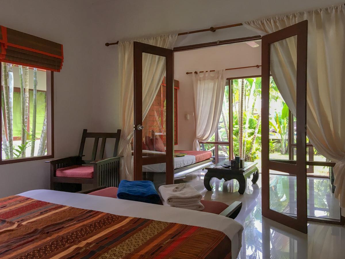 Easy Time Resort Laem Sai Beach Exterior photo