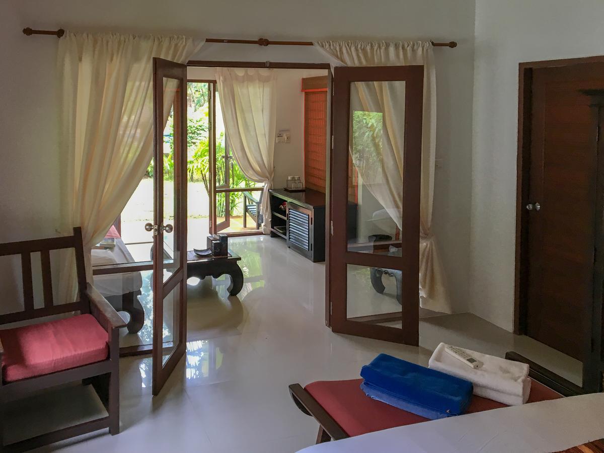 Easy Time Resort Laem Sai Beach Exterior photo