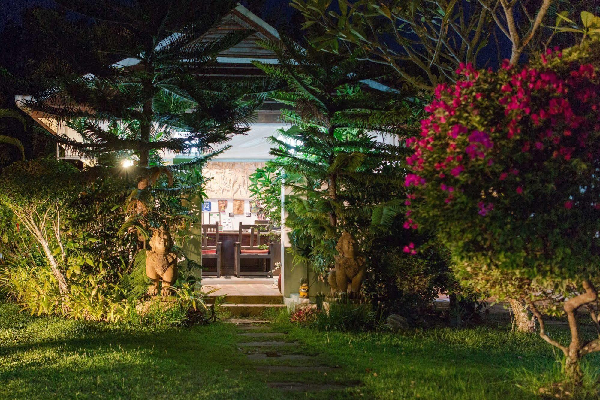 Easy Time Resort Laem Sai Beach Exterior photo